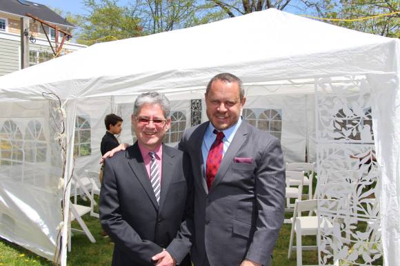 Big and bigger cavemen rejoice